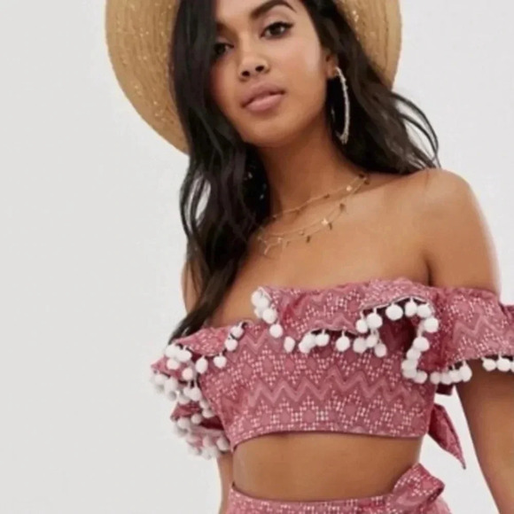 ASOS DESIGN‎ Jacquard Pom Pom Off-the-Shoulder Top Size 6 - Picture 2 of 6